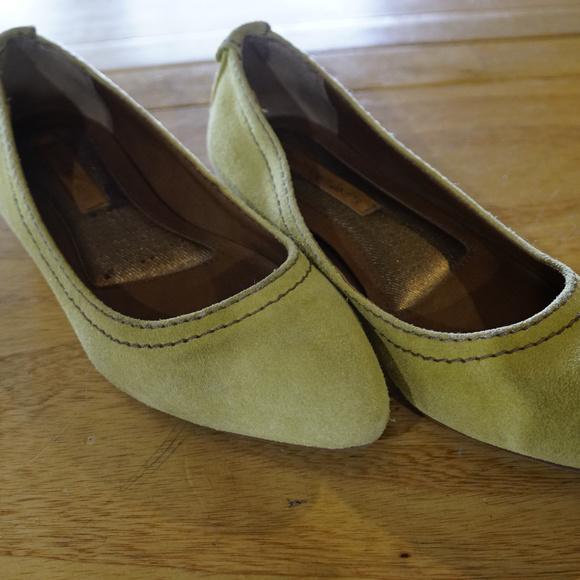 Calvin Klein Pointy Toe Ballet Flat Suede Yellow - Picture 2 of 8